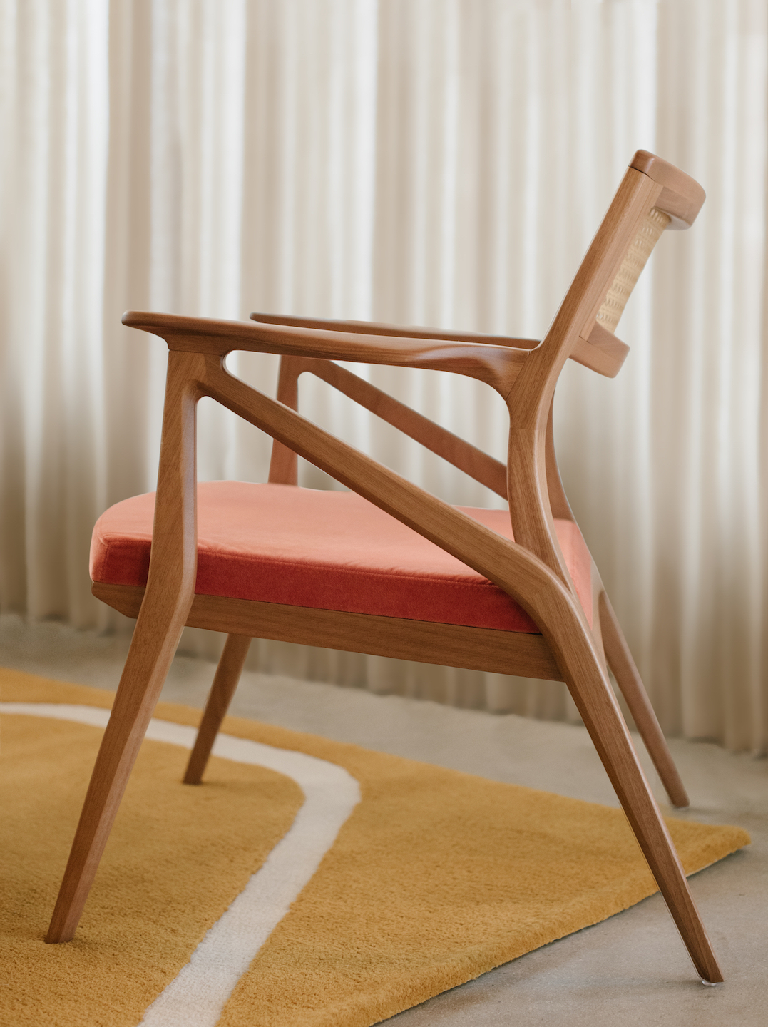 New-York-Design-Center-WNWN-Sossego-Aurora-Lounge-Chair-Gallery-2