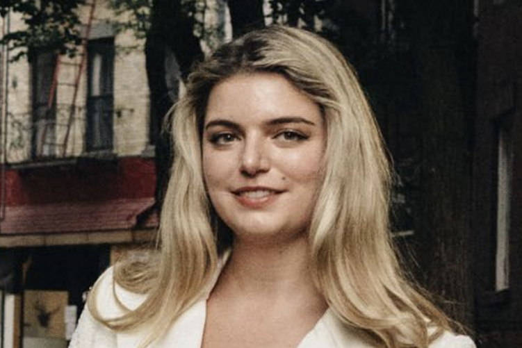 Taylor Stebbins Headshot